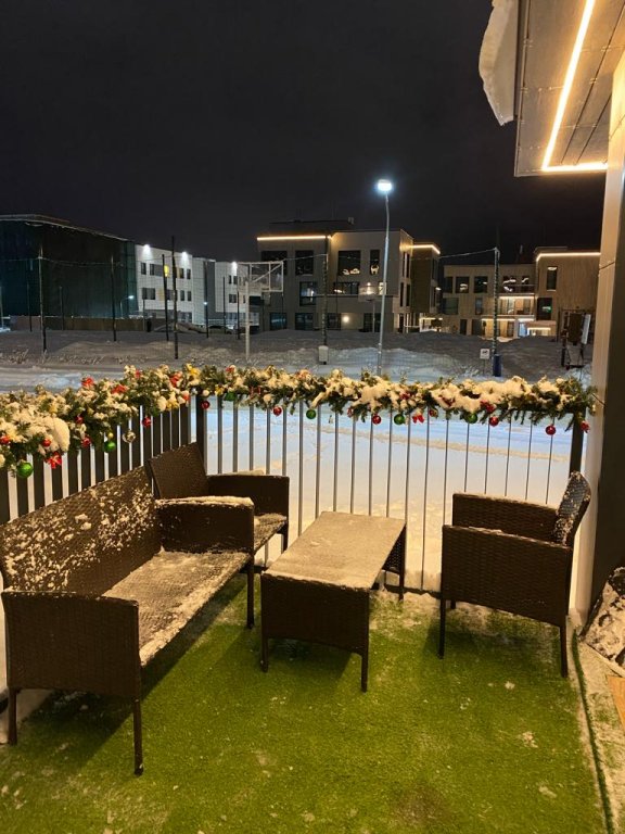 Сярьги: Апартаменты Охта Парк Ohta Loft Apartments с террасой
