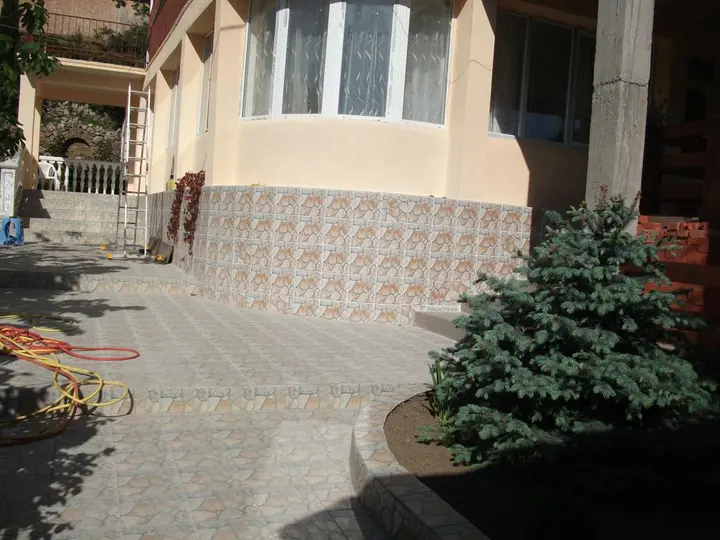 Солнечногорское: Гостевой Дом Райский Уголок