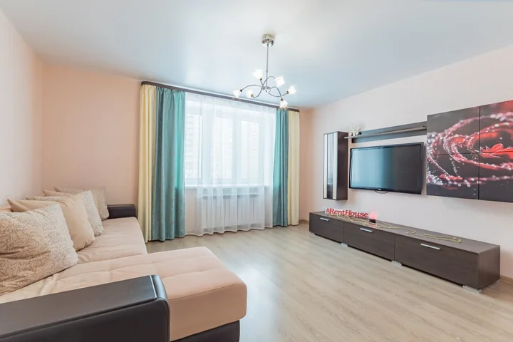 Нижний Новгород: Апартаменты RentHouse на Родионова 167