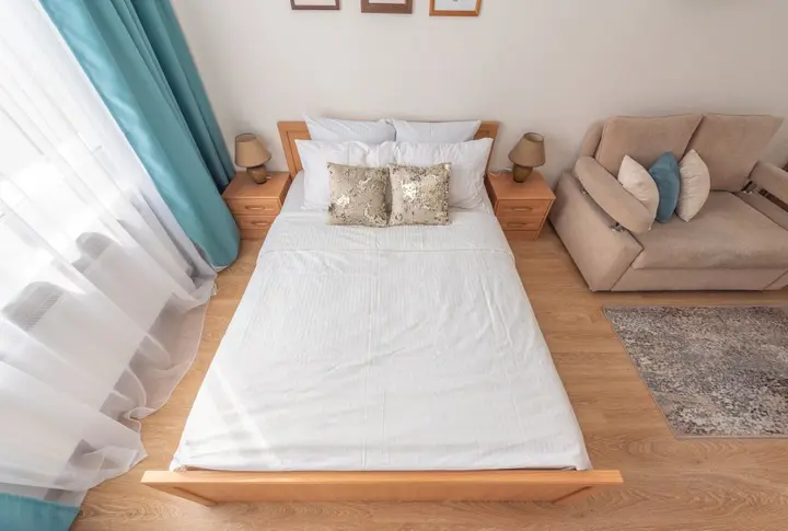 Екатеринбург: Son I Dush Na Strelochnikov 2 Apartments	