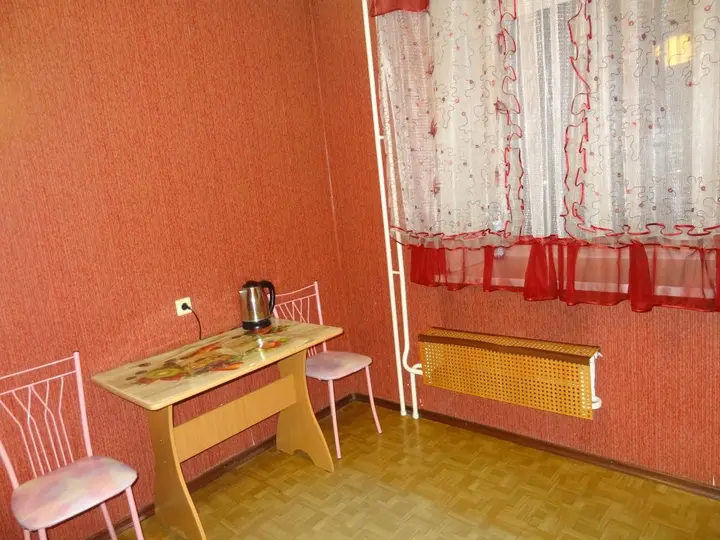 Красноярск: Апартаменты Светлогорская 33 А