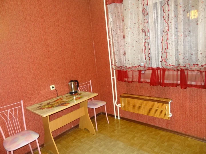 Красноярск: Апартаменты Светлогорская 33 А