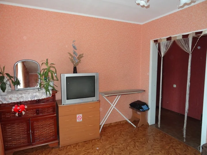 Красноярск: Апартаменты Светлогорская 33 А