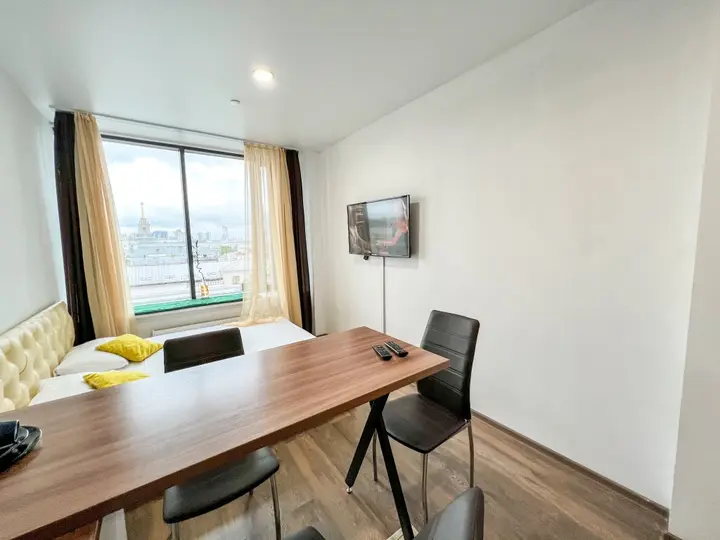 Екатеринбург: Апартаменты The RadiusCentral House