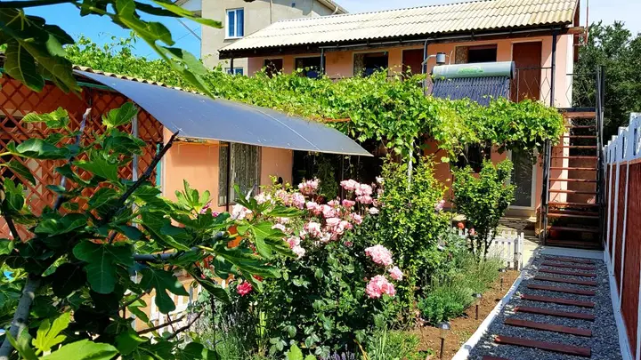 Tri Flaga Guest House — фото 1