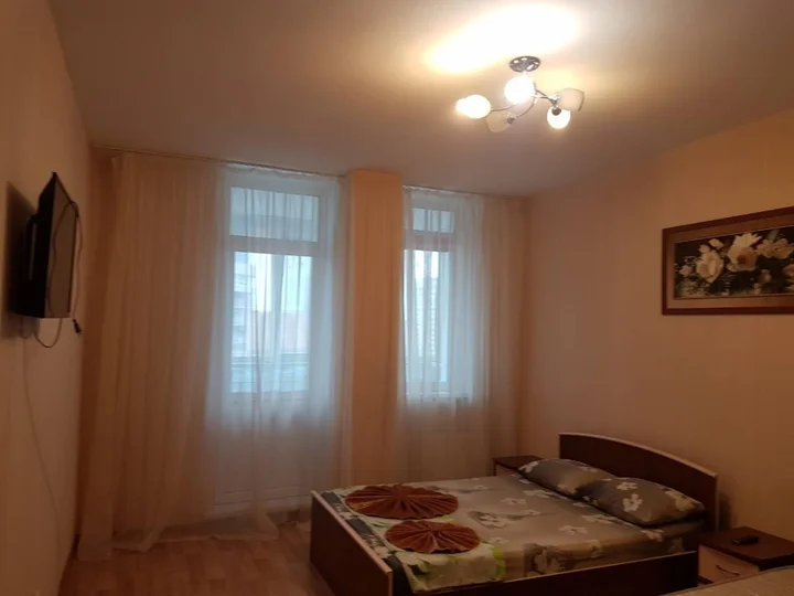 Красноярск: Апартаменты Центр Планеты на Алексеева, д.39