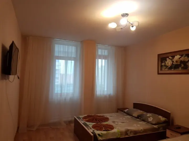 Красноярск: Апартаменты Центр Планеты на Алексеева, д.39