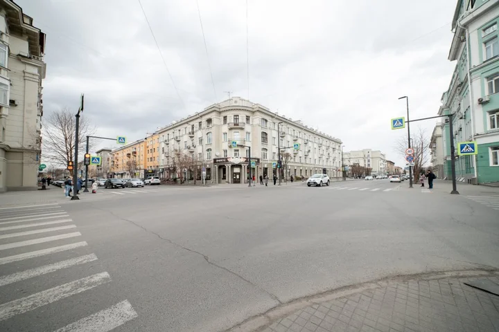 Красноярск: Квартира Студия Охотничий домик в Центре Красноярска