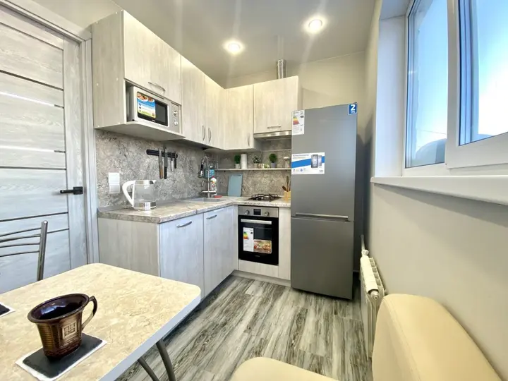 Новый Уренгой: Квартира Трехкомнатная квартира с евроремонтом в центре города