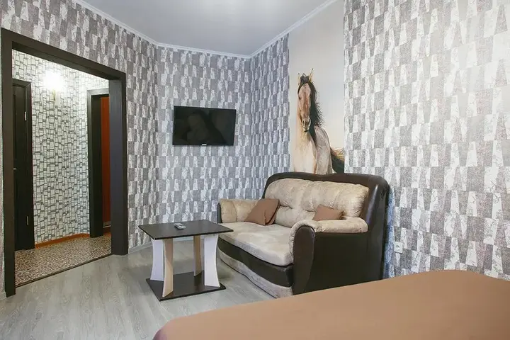 Новый Уренгой: Пять Звёзд в микрорайоне Дружба 4/1