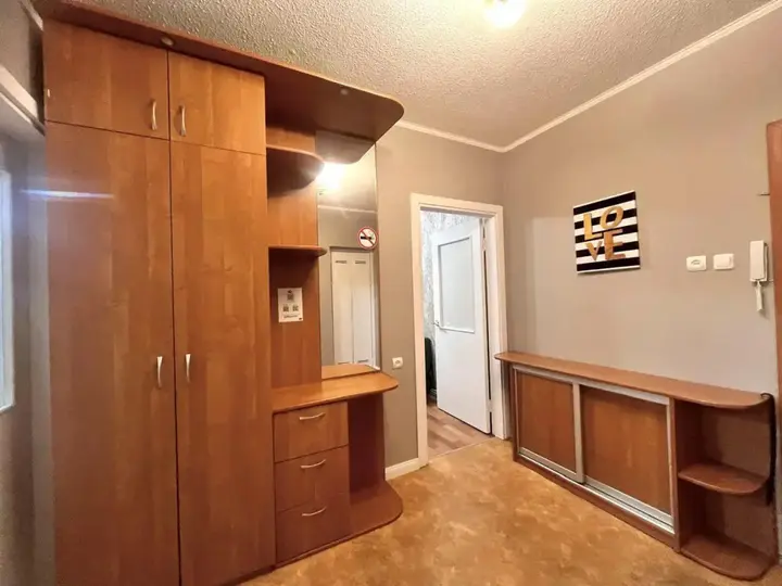 Новый Уренгой: Apartments Live Here, district. Optimistov, 4/2