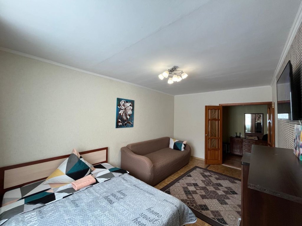 Новый Уренгой: Apartments Live Here, district Vostochnyj, bld. 2/4