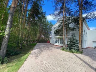 Новоабзаково: Гостевой Дом Усадьба Еловое