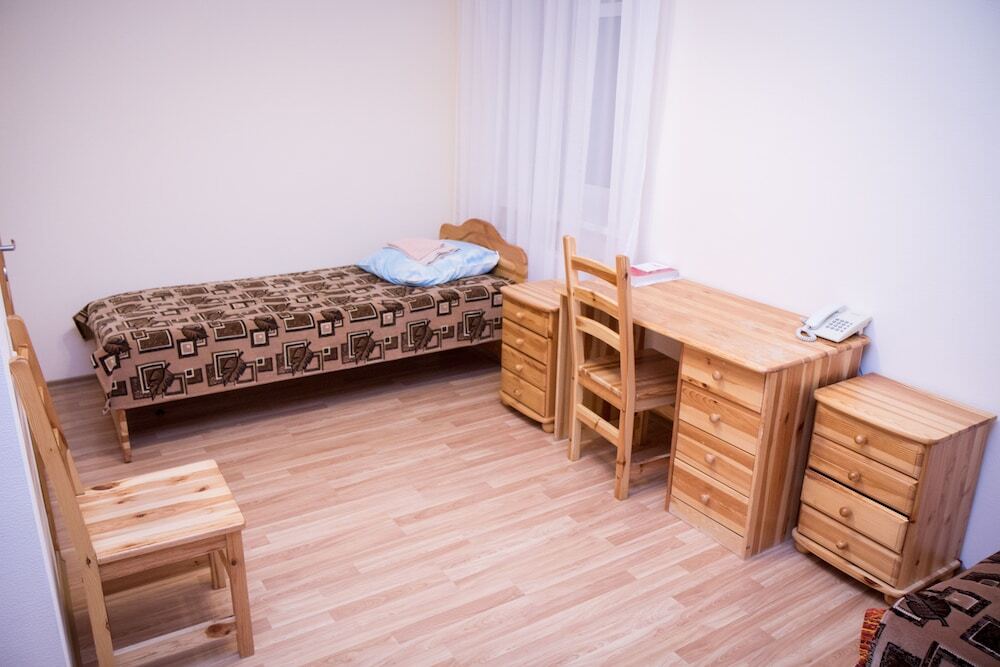 Ростов Великий: Troitse-Sergiev Varnitskiy monastery - Hostel