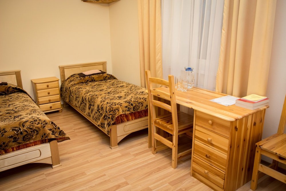 Ростов Великий: Troitse-Sergiev Varnitskiy monastery - Hostel