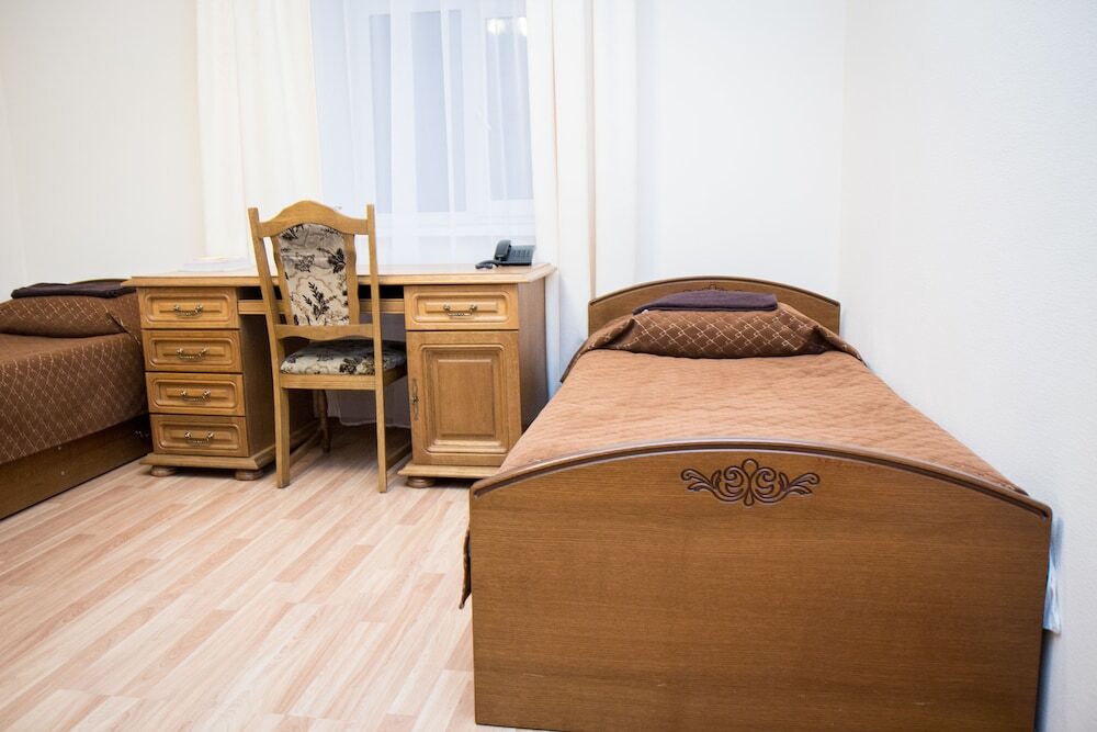 Ростов Великий: Troitse-Sergiev Varnitskiy monastery - Hostel