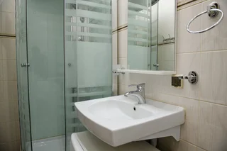 Уфа: Апартаменты 614 Верхнеторговая площадь 4