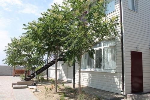 Приморский: Guest House Lukomorie