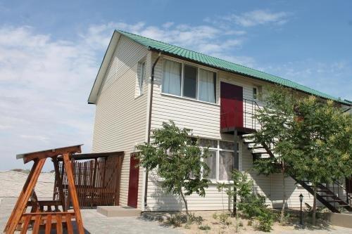 Приморский: Guest House Lukomorie