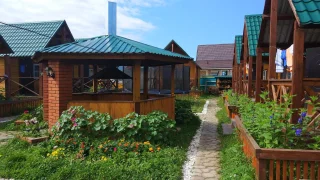 Горячинск: Гостевой Дом Уютный дворик