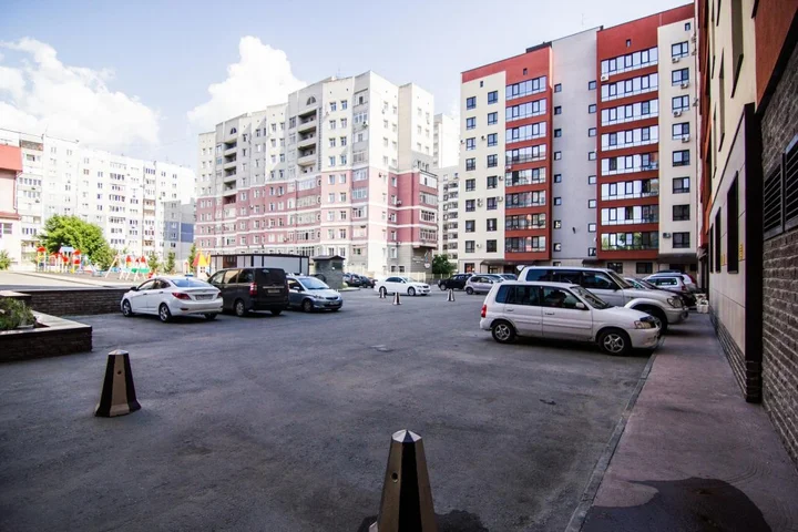 Барнаул: ЖивиТУТ на проспекте Комсомольский 44
