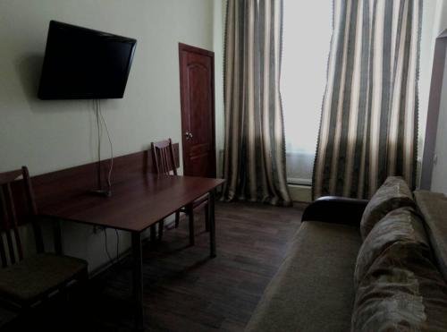Саратов: Yunas Hotel