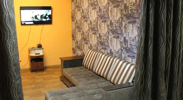 Саратов: Hostel Den' & Noch'