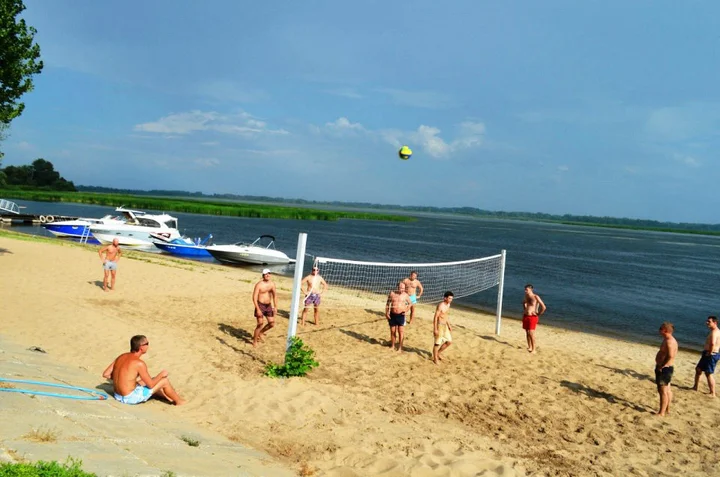 Сабуровка: База Отдыха Подсолнух