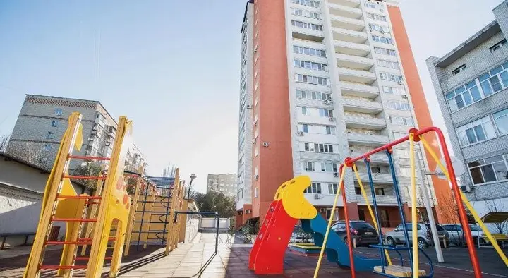 Саратов: Огни Саратова на ул. Московская, 134/146