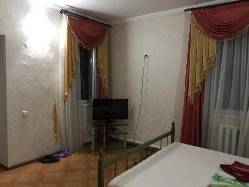 Элиста: Cafe-Hotel 25-iy Chas