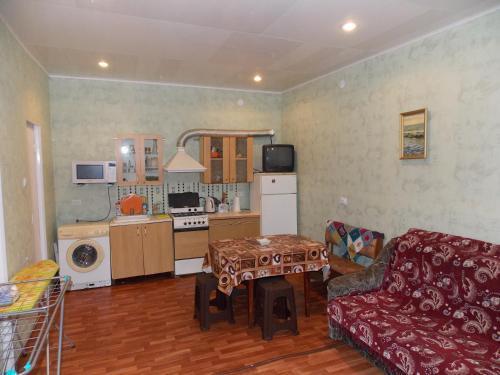 Ейск: Apartment on Kommunisticheskaya 57