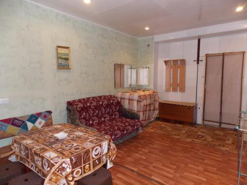 Ейск: Apartment on Kommunisticheskaya 57