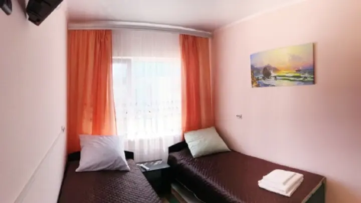 Голубицкая: Guest house Raduga
