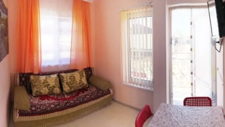 Голубицкая: Guest house Raduga