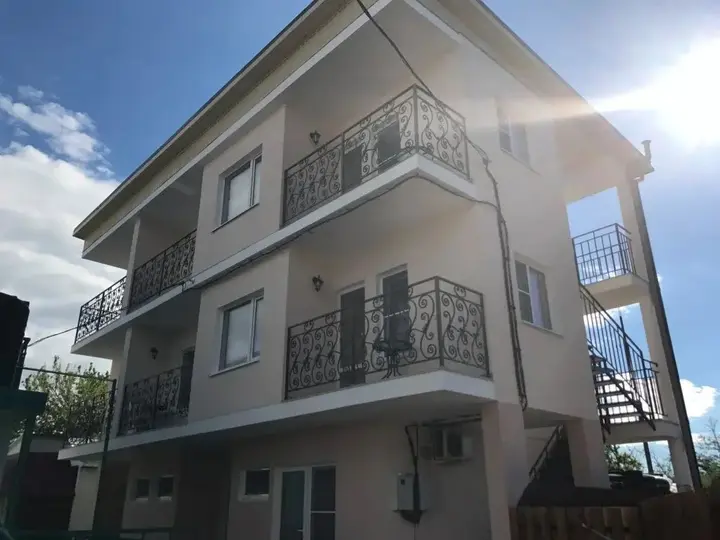 Голубицкая: Guest house Raduga