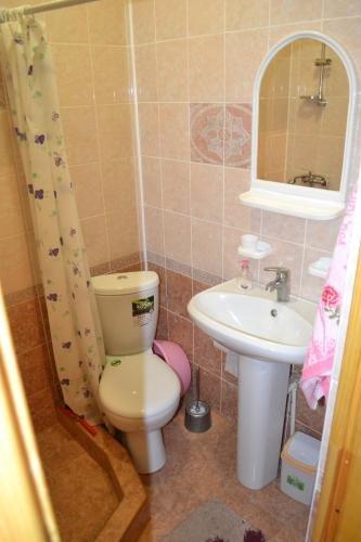 Голубицкая: Guest House Karavella