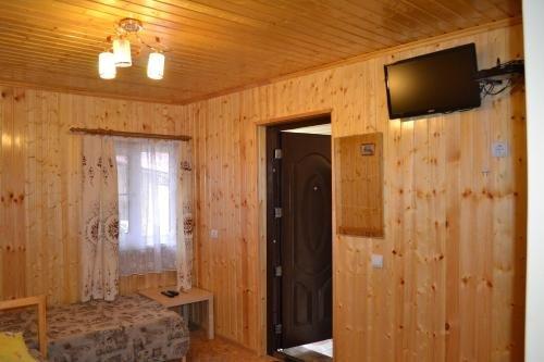 Голубицкая: Guest House Karavella