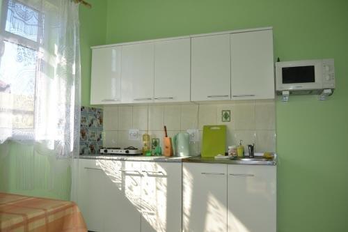 Голубицкая: Guest House Karavella