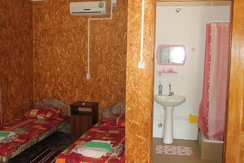 Голубицкая: Guest House on Krasnaya 57