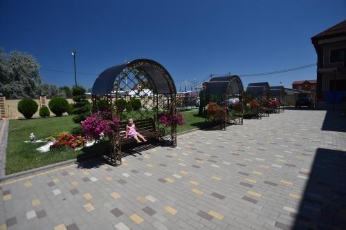 Голубицкая: Hotel complex Valencia