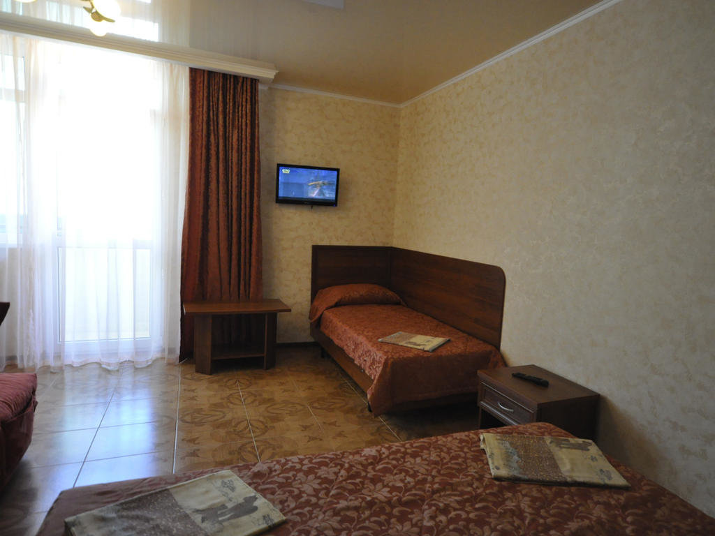 Дивноморское: Hotel Atrium