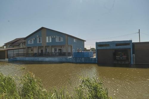 Темрюк: Villa Garry