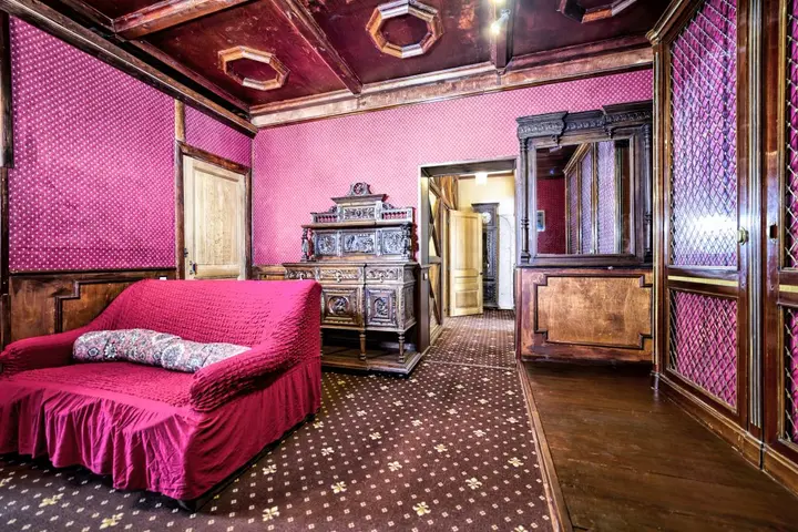 Москва: Апартаменты uTrip Antique Red