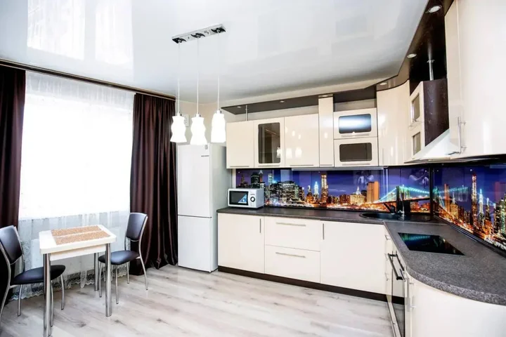 Кемерово: Pritomskij 7/7 Dvuhkomnatnye apartamenty biznes-klassa s vidom na Tom'
