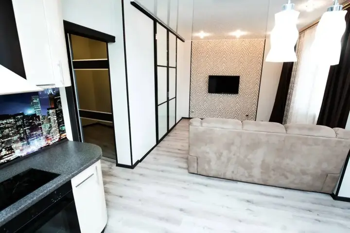 Кемерово: Pritomskij 7/7 Dvuhkomnatnye apartamenty biznes-klassa s vidom na Tom'