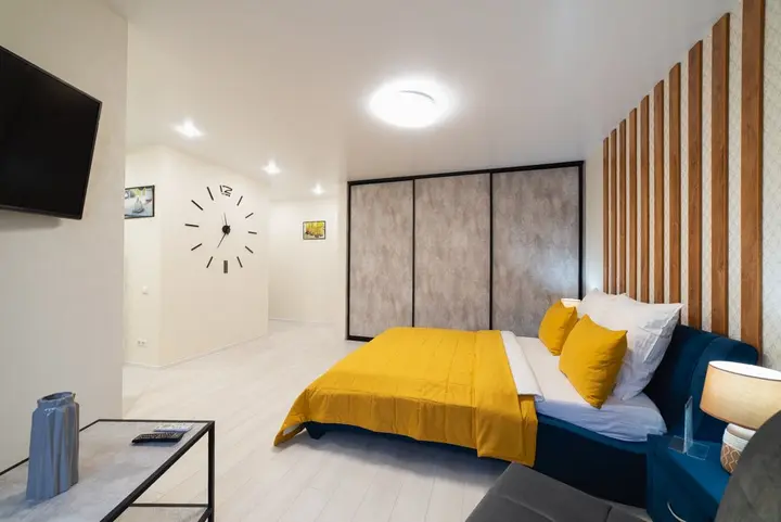 Саратов: Апартаменты Loft Apartment/30A Lunnaya