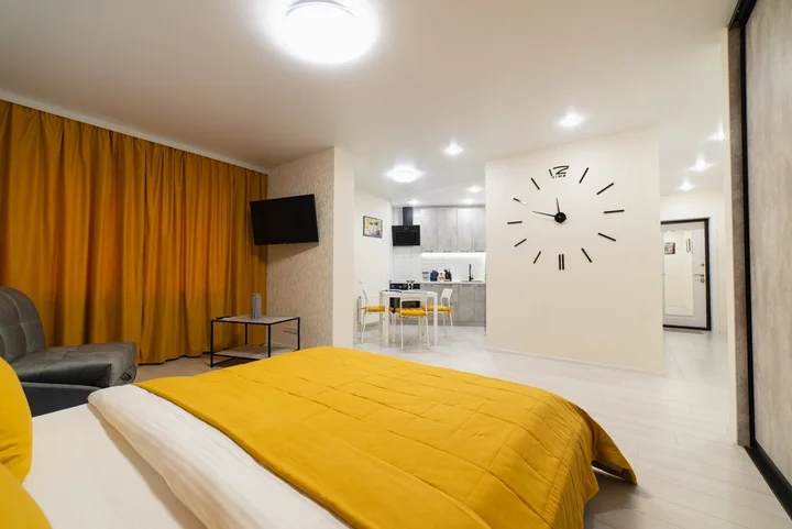 Саратов: Апартаменты Loft Apartment/30A Lunnaya