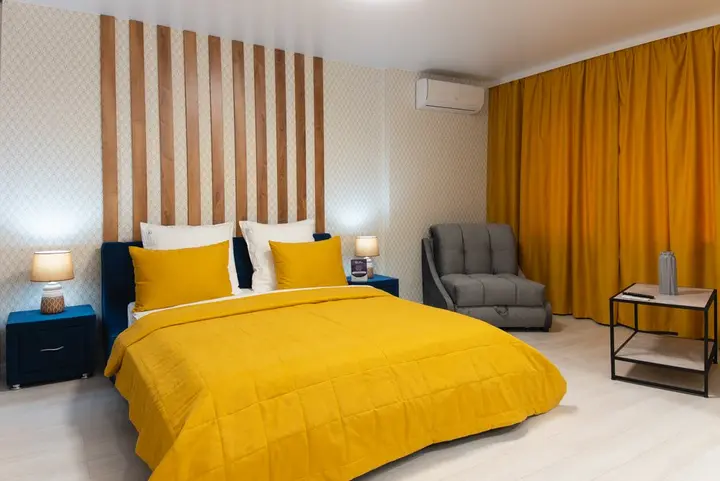 Саратов: Апартаменты Loft Apartment/30A Lunnaya
