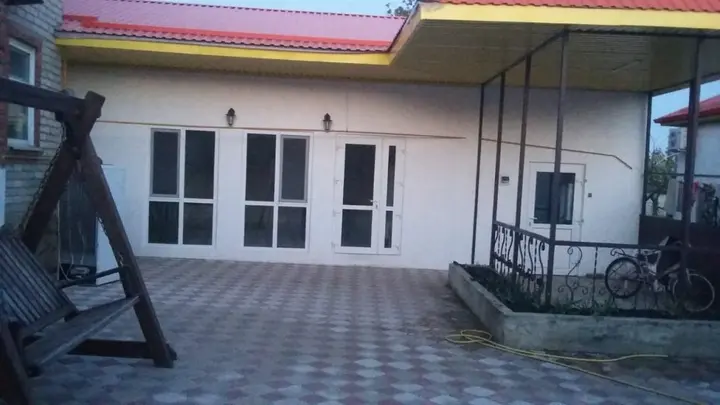 Голубицкая: Гостевой дом Роза Азова