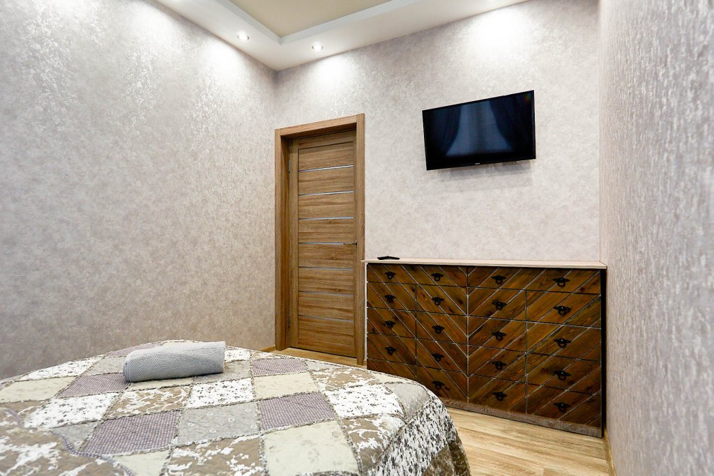 Омск: Апартаменты Loft Delux on Maslenikova 78